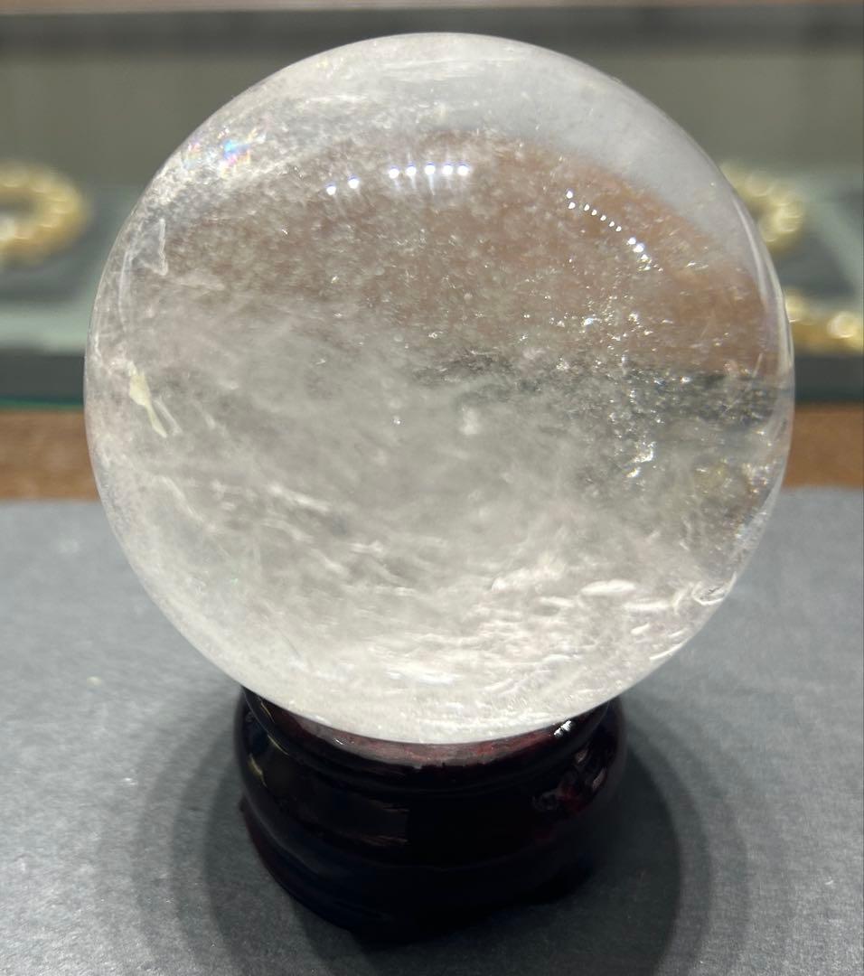 水晶丸玉　虹入り　66mm