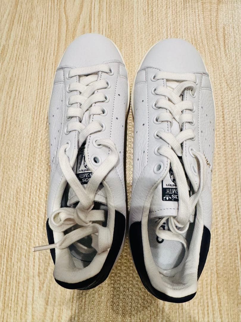 adidas StanSmith ホワイト/ネイビー　23.5cm