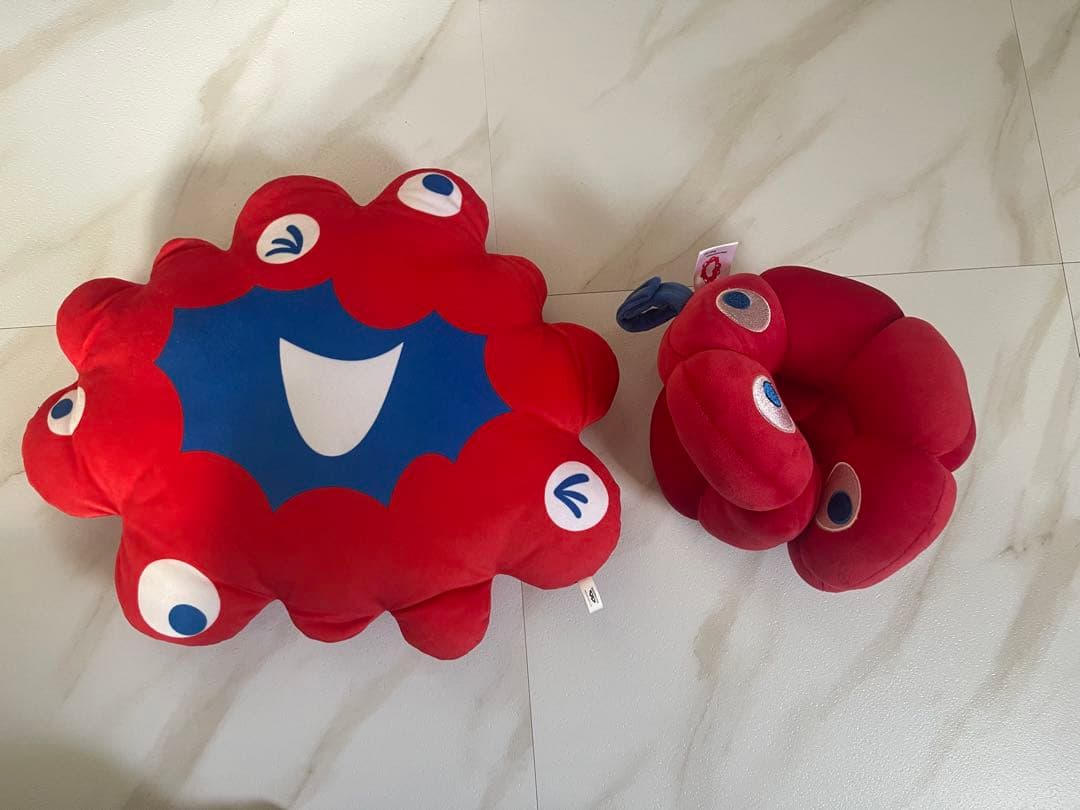 ミャクミャク クッション、ネックピローセット