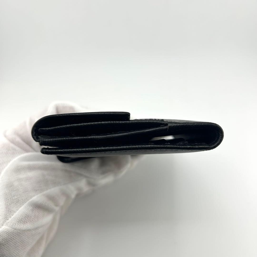 ✨極上美品✨　プラダ　二つ折り　三角プレート　サフィアーノ　Wホック　ブラック