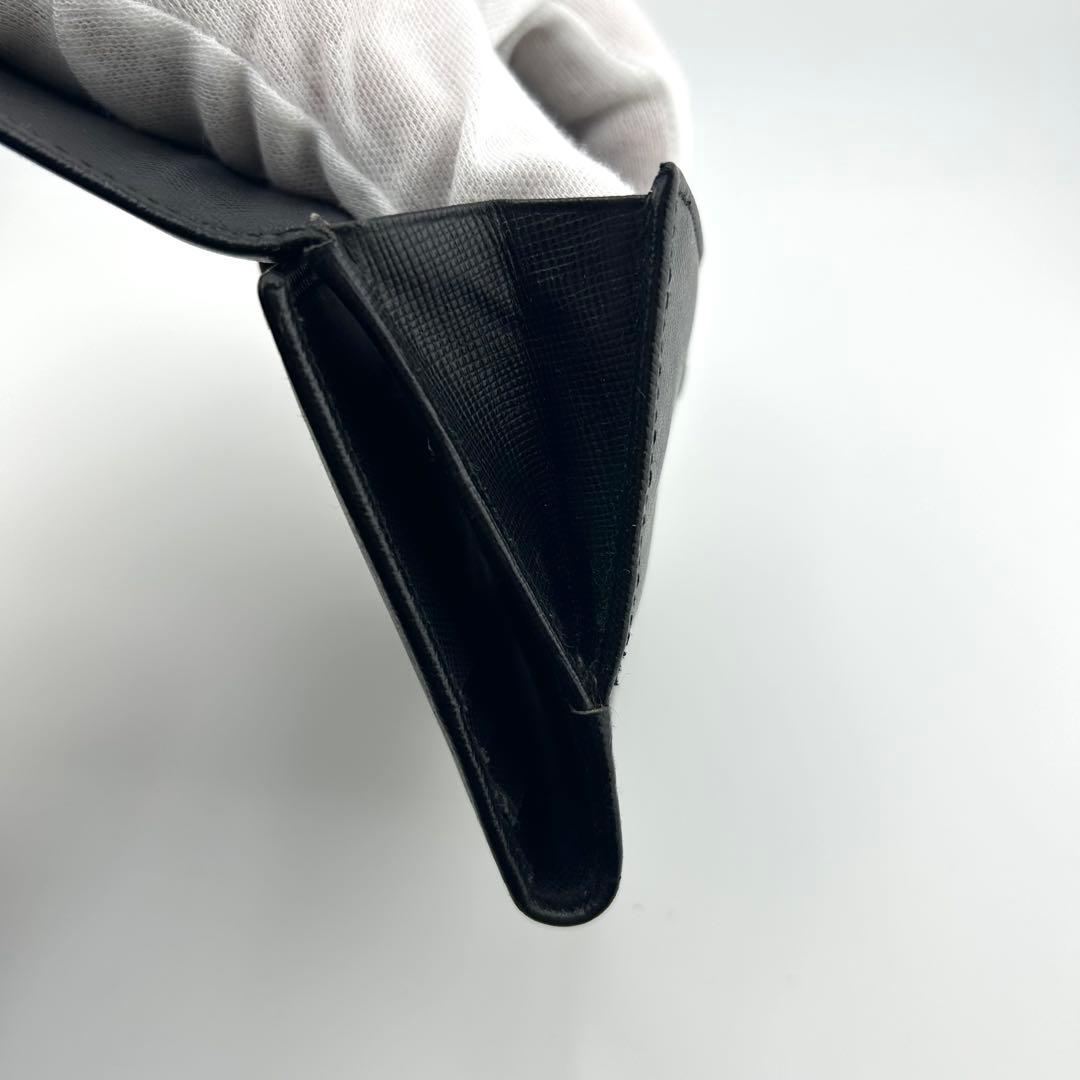 ✨極上美品✨　プラダ　二つ折り　三角プレート　サフィアーノ　Wホック　ブラック