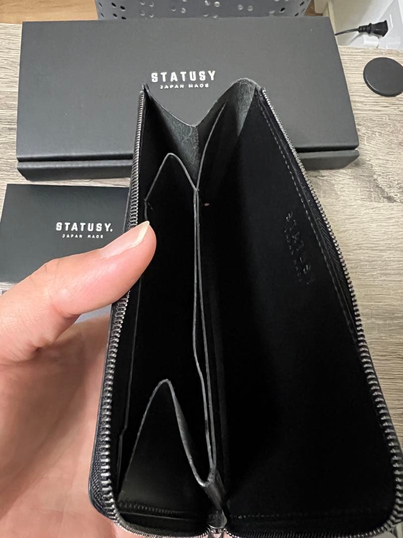 il modo Air　イルモードエア　右利き用　ブラックSTATUSY　長財布