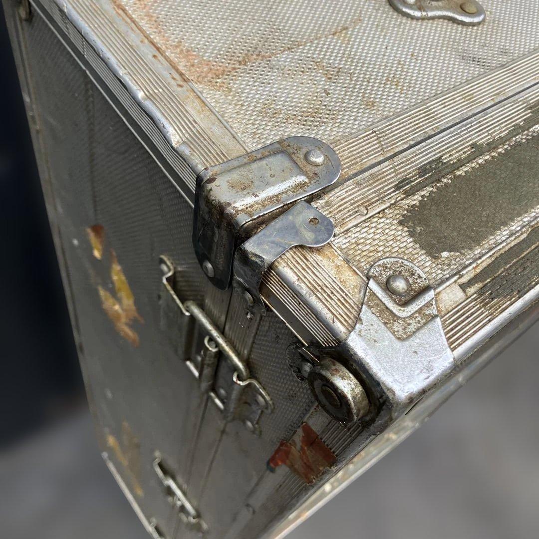 希少　大型　アルミキャリーケース　昭和レトロ　スーツケース　トラベルトランク