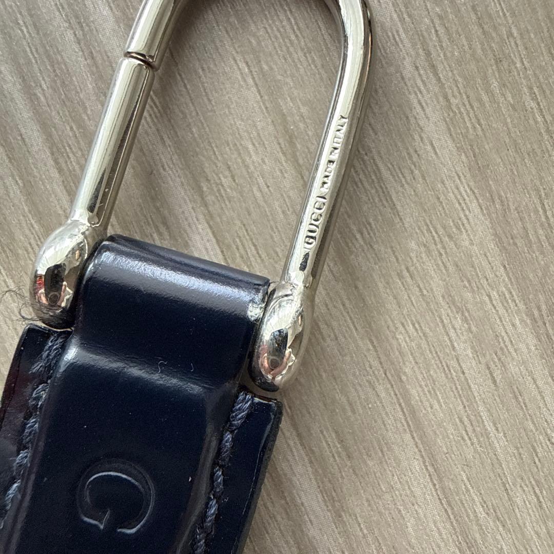 GUCCI ネイビー レザー キーホルダー