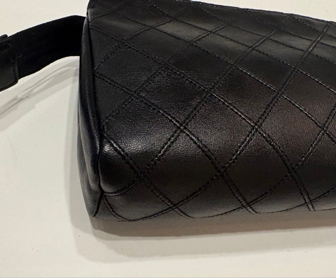 シャネル☆大きめマトラッセポーチ　ココマークポーチ　ビコローレ　ヴィンテージ黒革