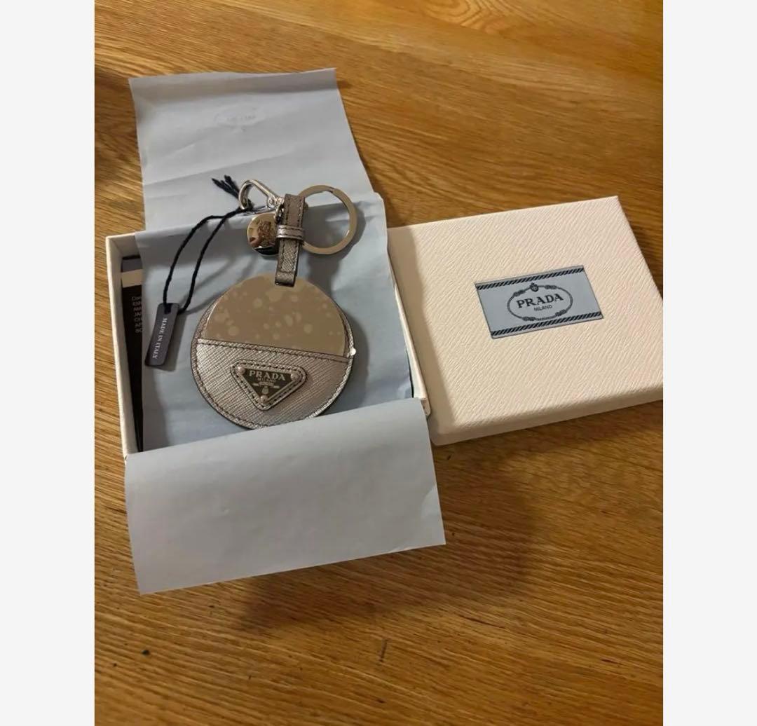 プラダ　ミラーチャーム　キーホルダー