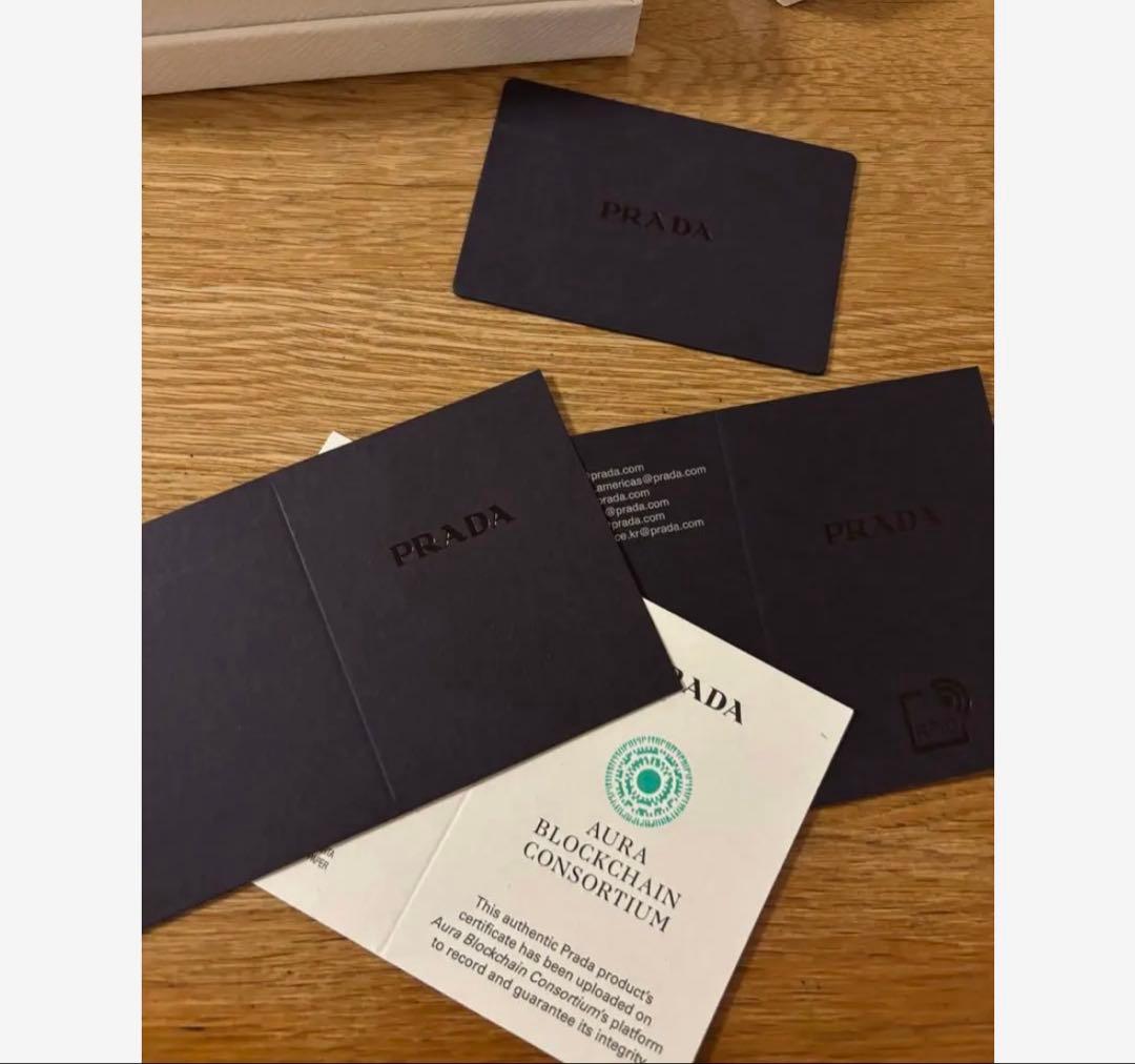 プラダ　ミラーチャーム　キーホルダー