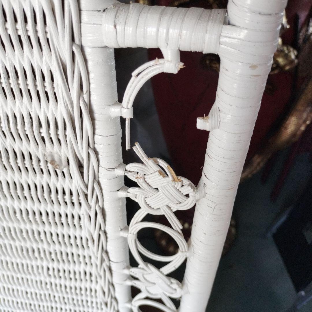 ホワイトラタン風トリプルパネルパーテーション