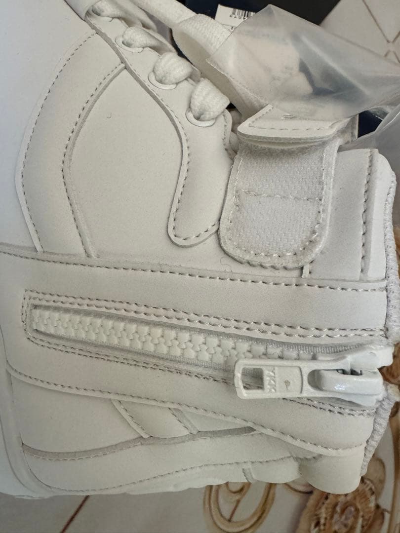 高島屋新品未使用箱袋付PEARLYGATES ホワイト23.5cm¥14000