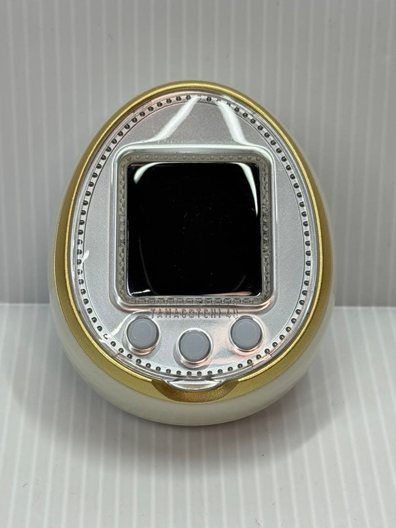 【美品】TAMAGOTCHI 4U ホワイト　たまごっち