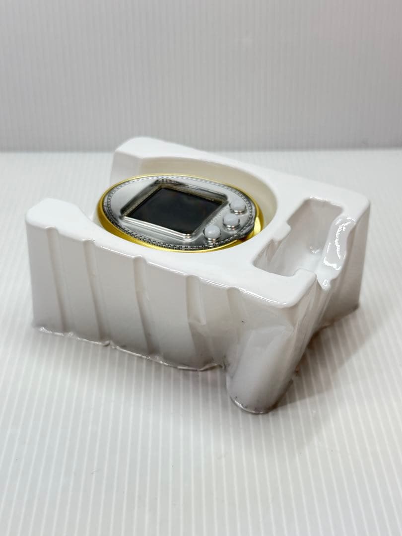【美品】TAMAGOTCHI 4U ホワイト　たまごっち