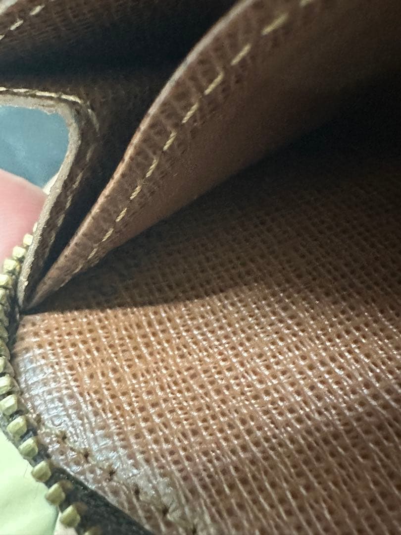 LOUIS VUITTON モノグラム ケース　パース