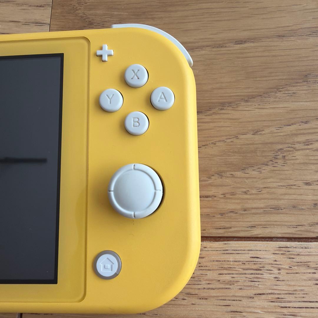 Nintendo SwitchLight イエロー