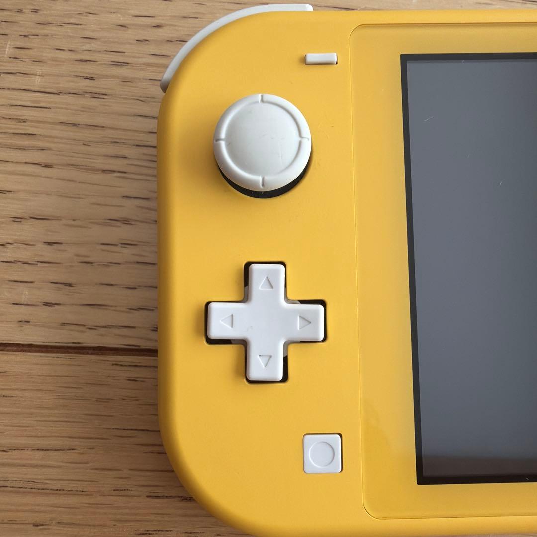 Nintendo SwitchLight イエロー