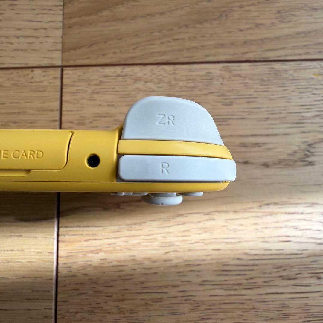 Nintendo SwitchLight イエロー