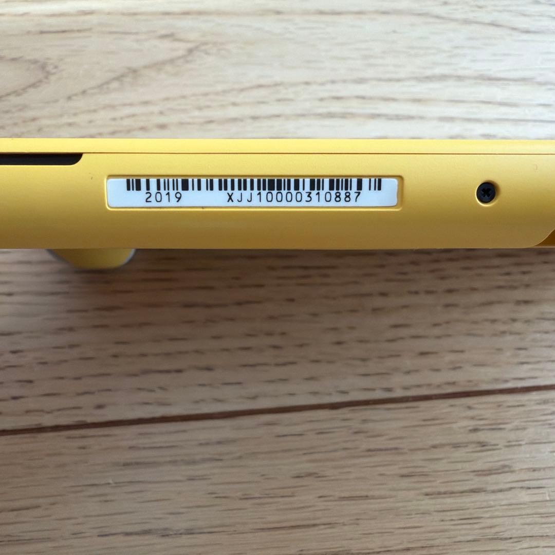 Nintendo SwitchLight イエロー