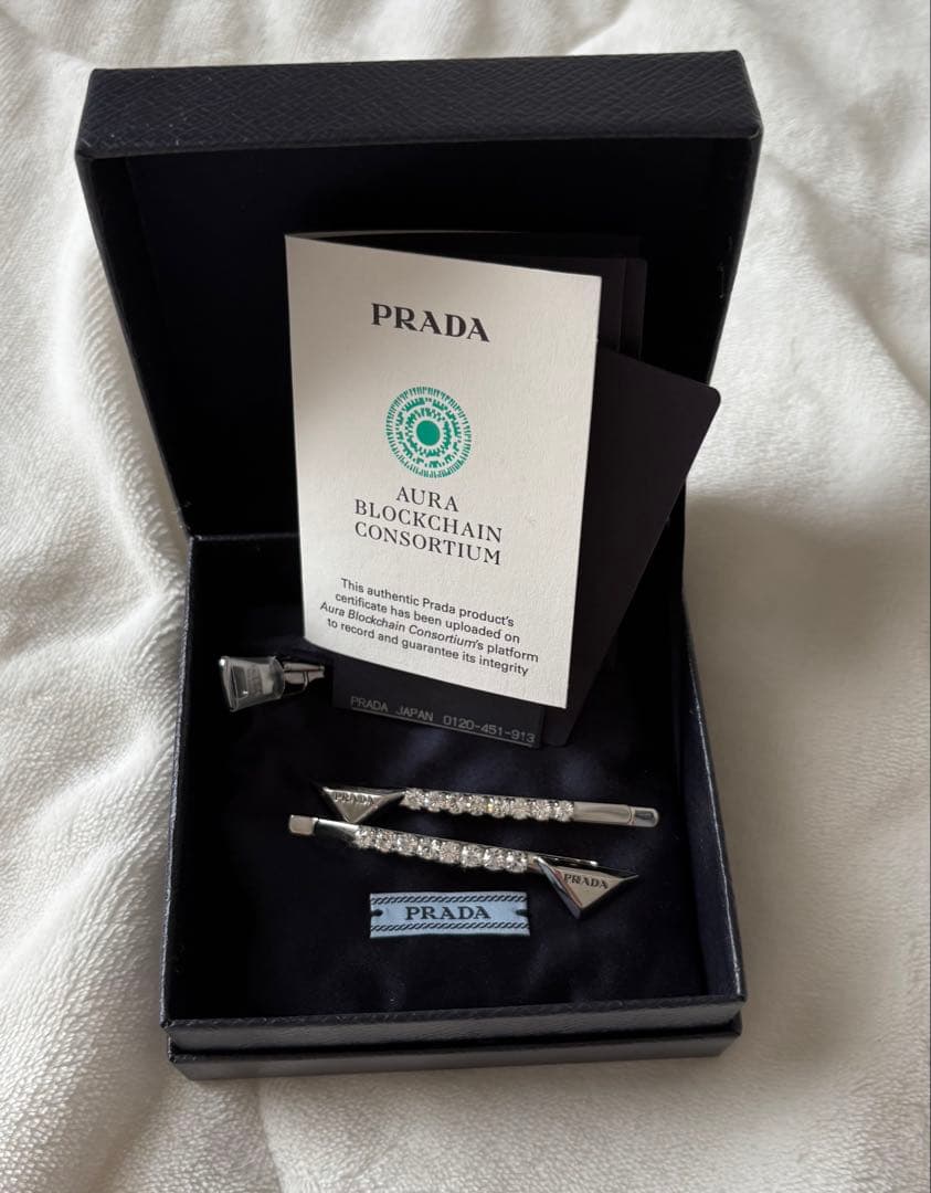 PRADA プラダ クリスタル 装飾付 ヘアピン ヘアクリップ トライアングル