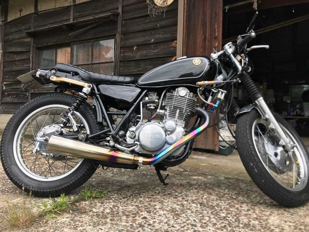 kiri サマ専用sr400FRP製リアフェンダー　　GOODS製