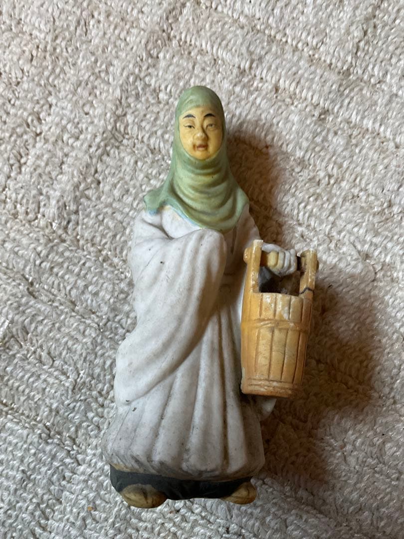 イスラム教の女。江戸時代の物。ヘジャブを被っています。特級呪物かも知れますまい。