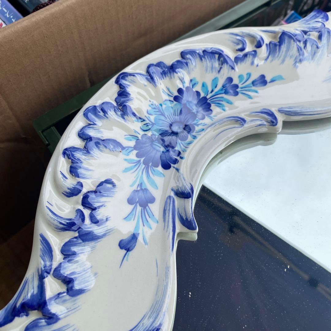 アンティーク調　ホワイト　ブルー　花柄　陶磁器　大型壁掛け鏡　ウォールミラー