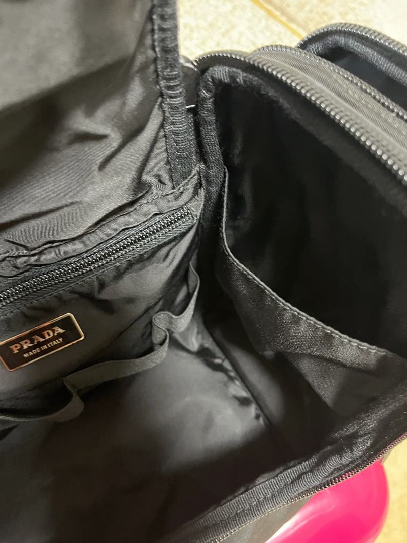 PRADA、コスメポーチ、旅行鞄、手荷物 、バニティバッグ、キャリーバッグ