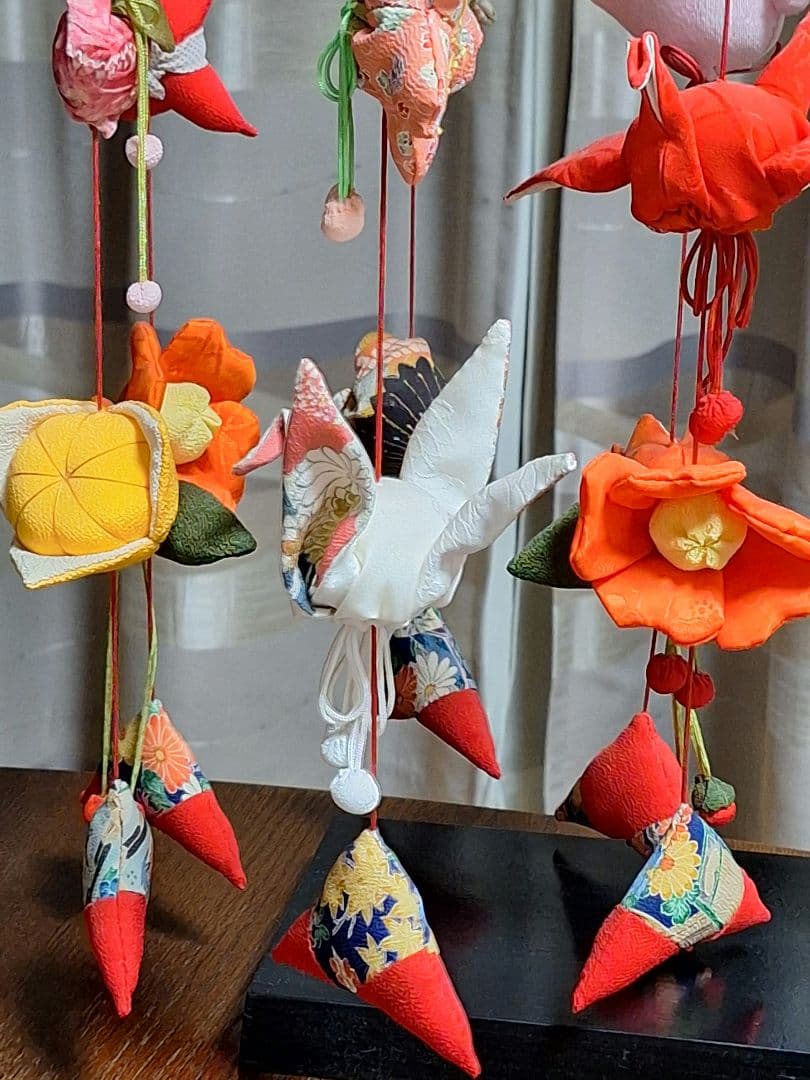 吊るし飾り　台は、付きません