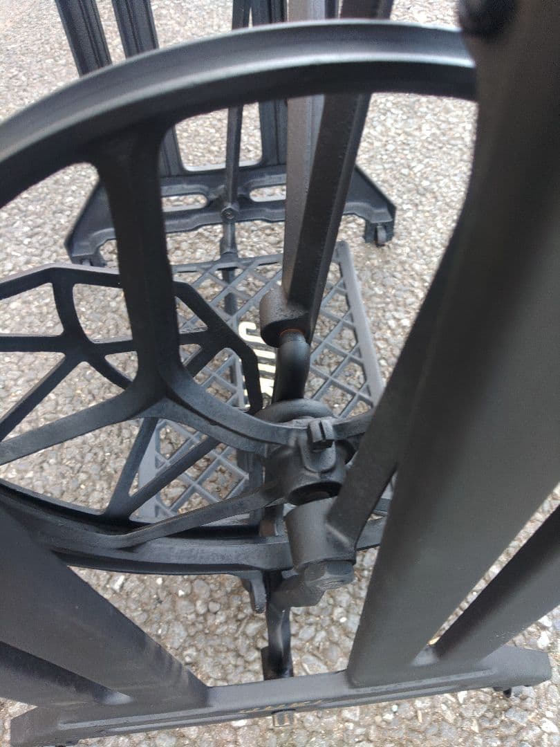 『分解リペイン仕上げ完了』JUKI足踏みミシン台　ガーデンシェッド⭕ 古道具