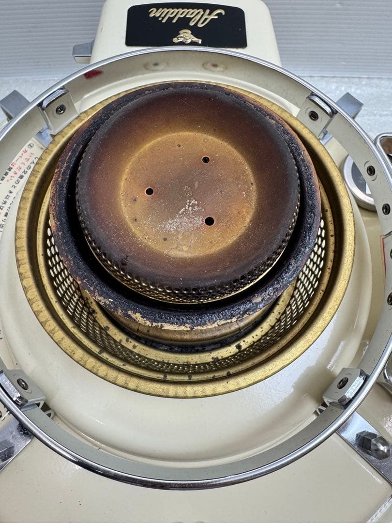 3*8様 Aladdin 石油ストーブ クリーム色