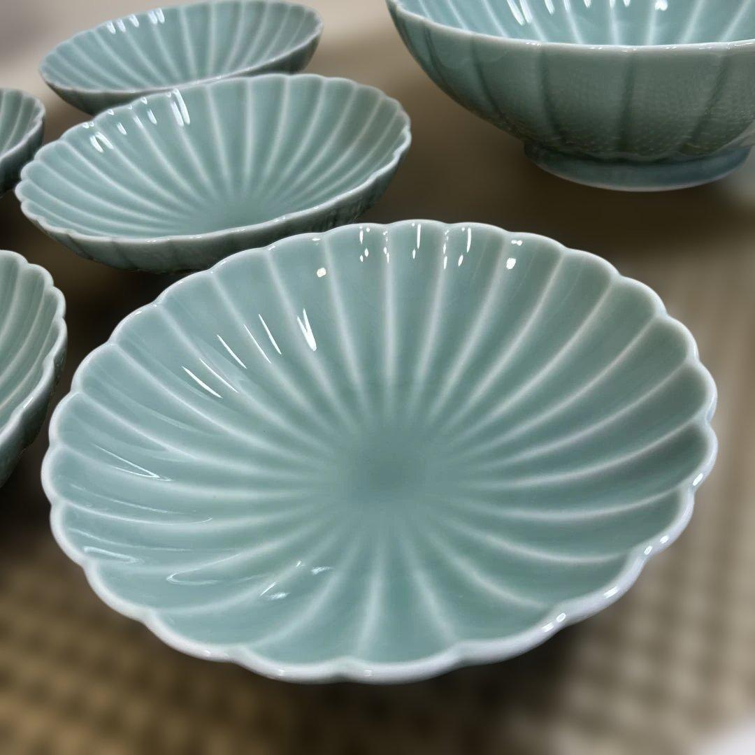 深川製磁＊青磁・菊割鉢・大鉢・小鉢・盛皿・取皿揃・宮内庁御用達・新年