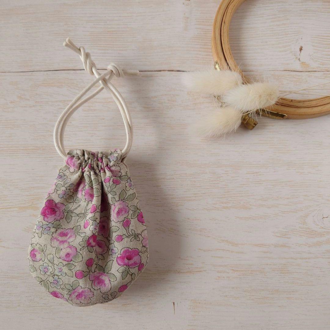 ちっちゃな巾着サシェ/詰替タイプ【白猫とふわもこハート】