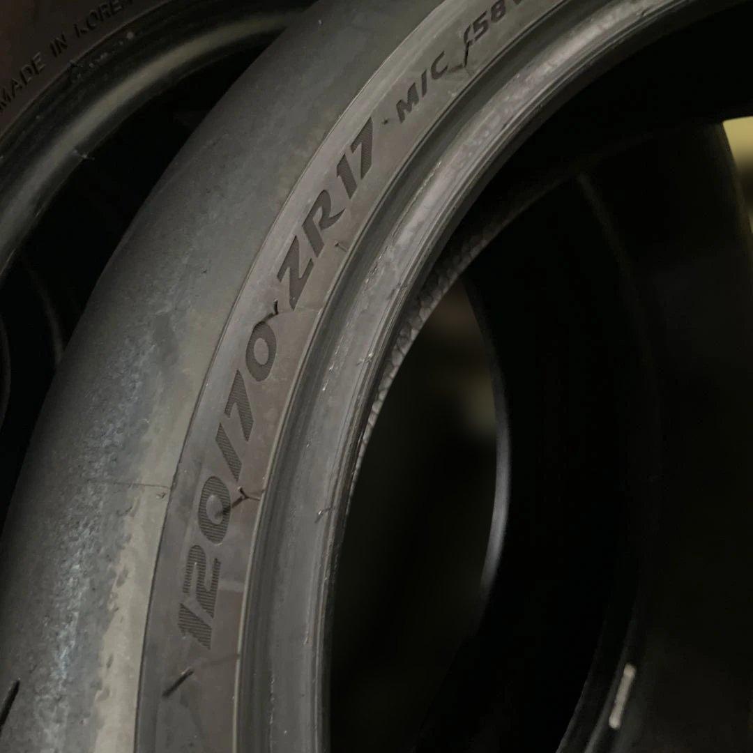 スポーツタイヤ 120/70 ZR17 180/55 ZR17