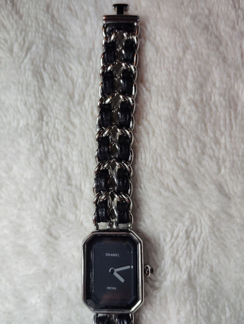 CHANEL 腕時計 ブラック シルバー（イミテーション）
