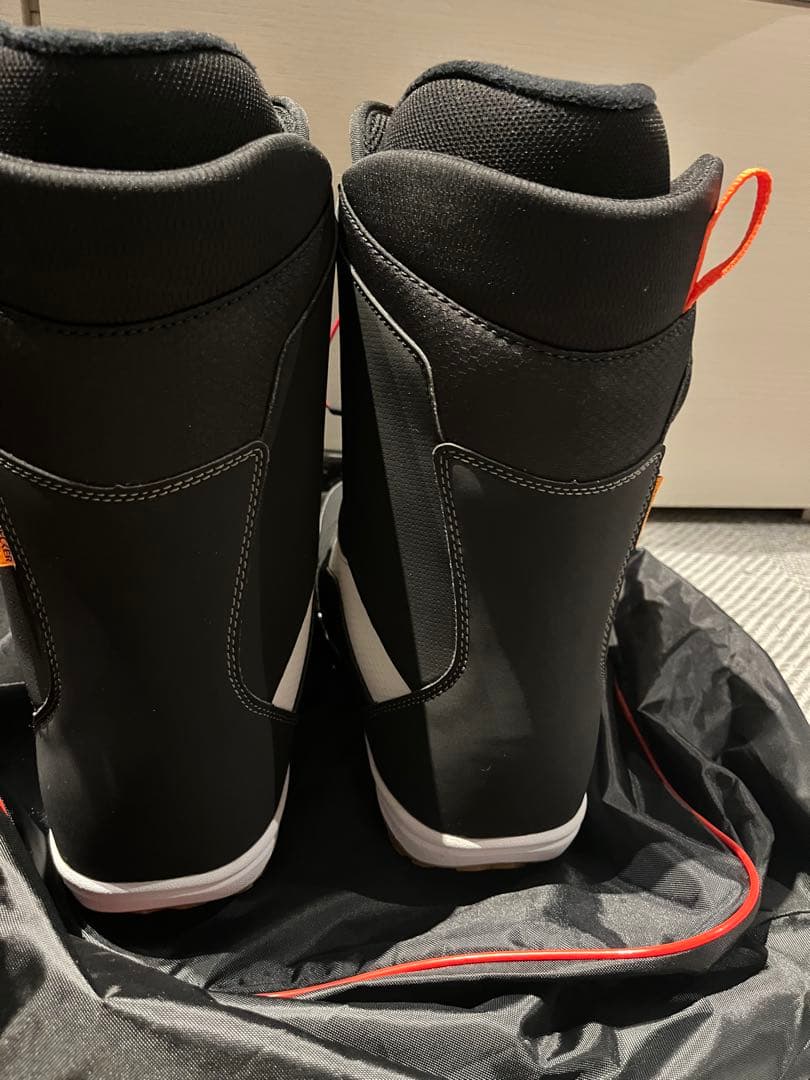 NIDECKERスノーボードブーツ ブラック/ホワイト