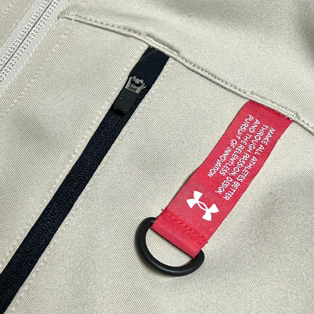 アンダーアーマーハイブリッドセットアップ 上下