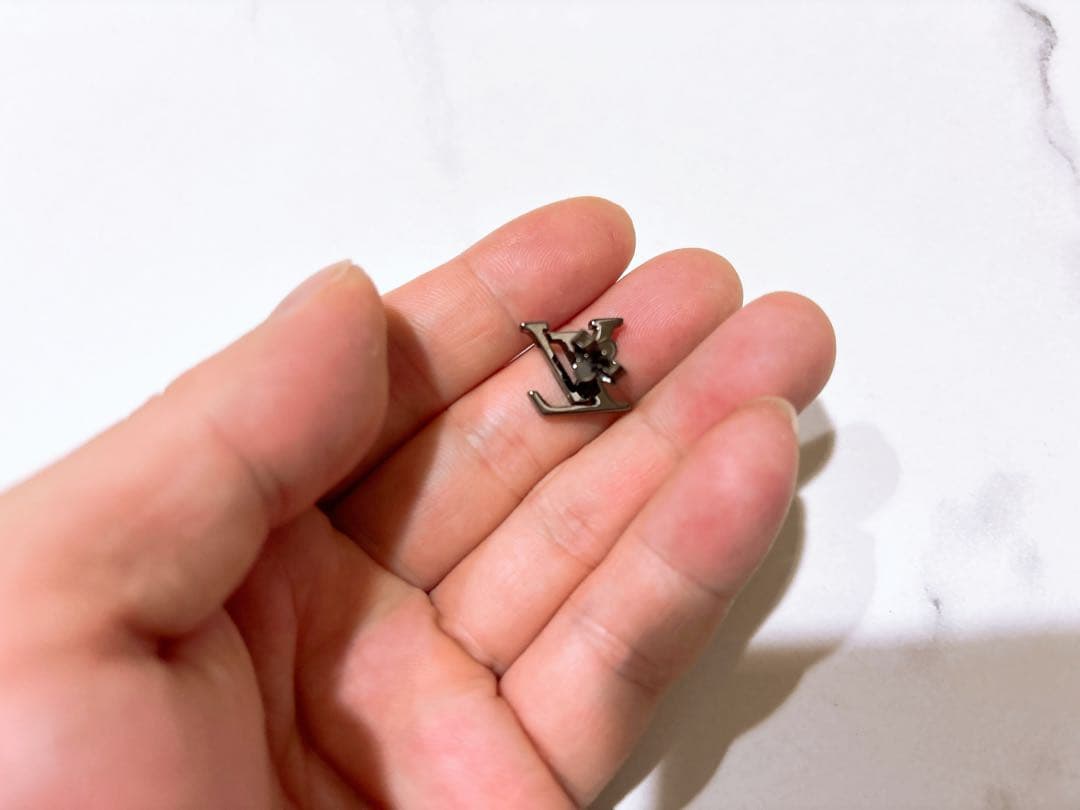 しょー　ルイヴィトン　ピアス　メンズ