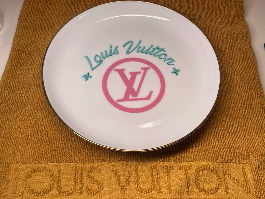 【新品未使用】LOUIS VUITTONルイヴィトン　食器　アシェット　一枚