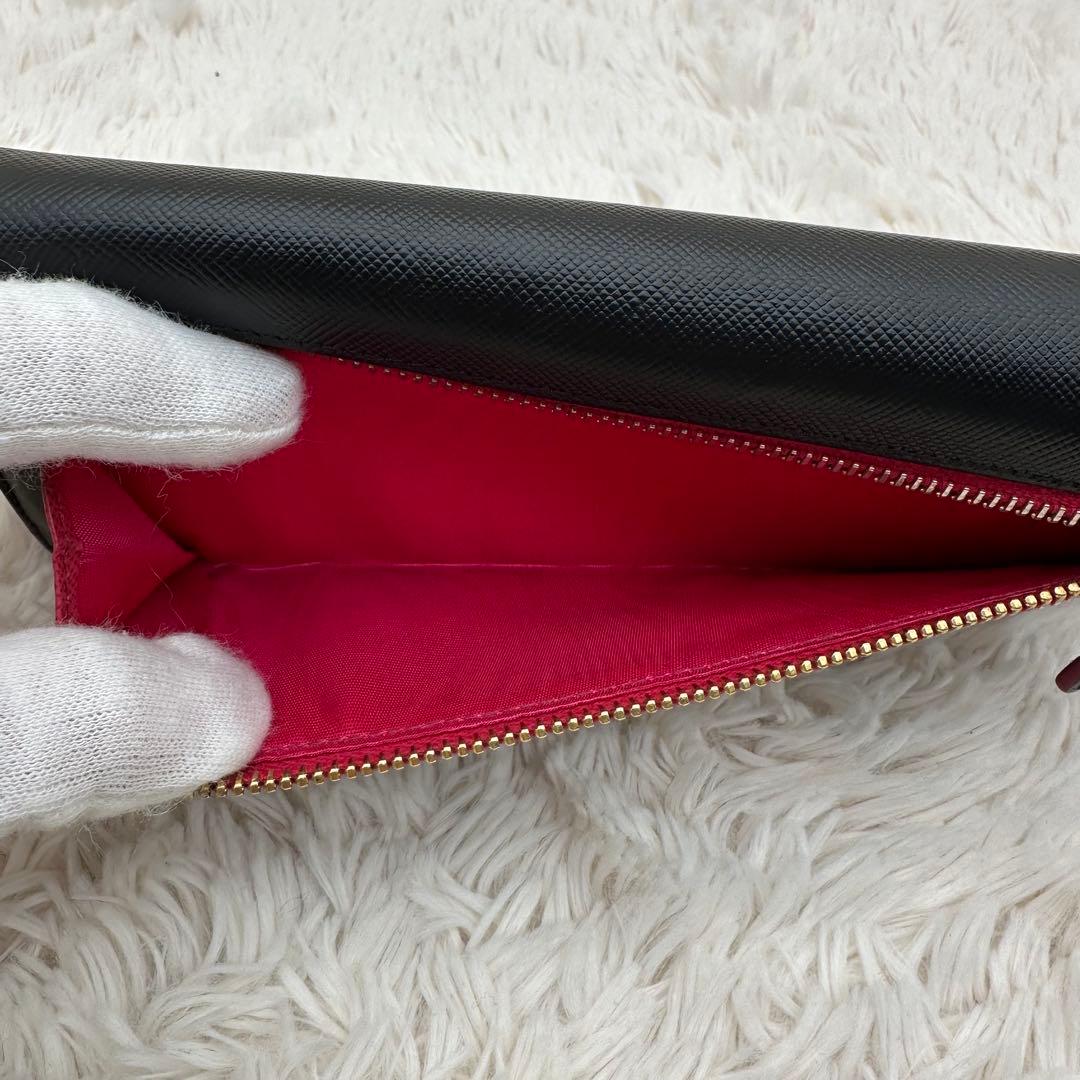 ✨美品✨プラダ　長財布　メタルロゴ　バイカラー　サフィアーノレザー　黒　赤