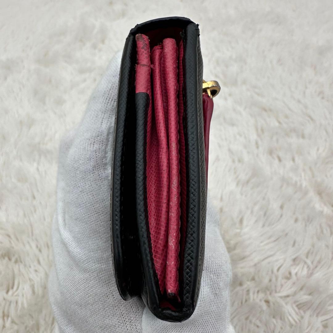 ✨美品✨プラダ　長財布　メタルロゴ　バイカラー　サフィアーノレザー　黒　赤