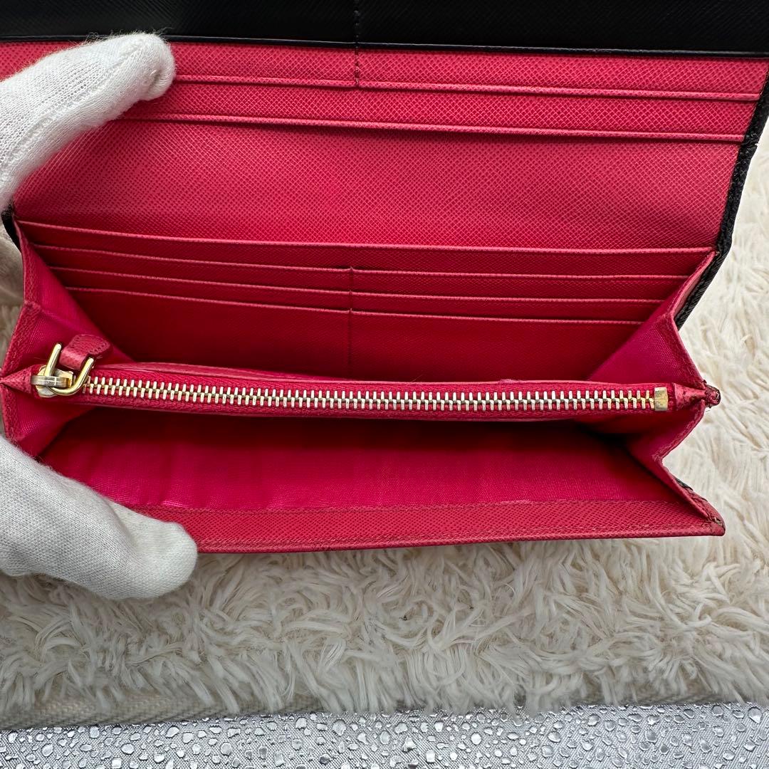 ✨美品✨プラダ　長財布　メタルロゴ　バイカラー　サフィアーノレザー　黒　赤