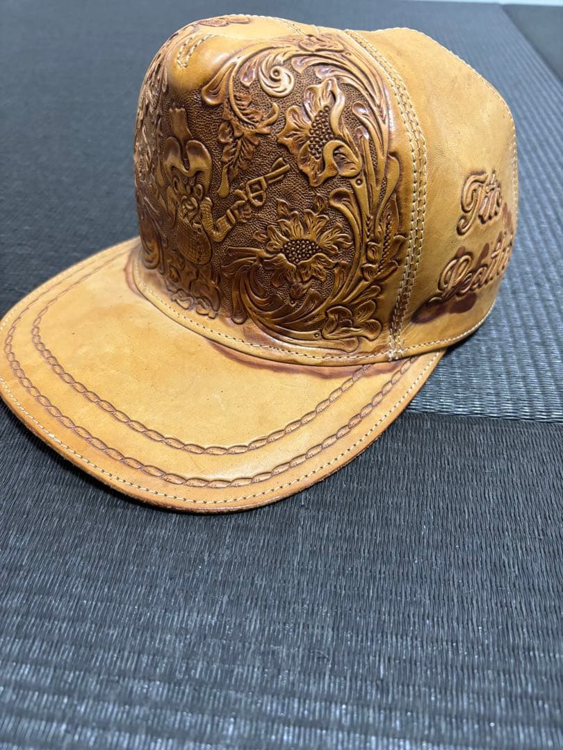 海外購入 本革キャップ 手彫りカービング(お値下げ可能です)