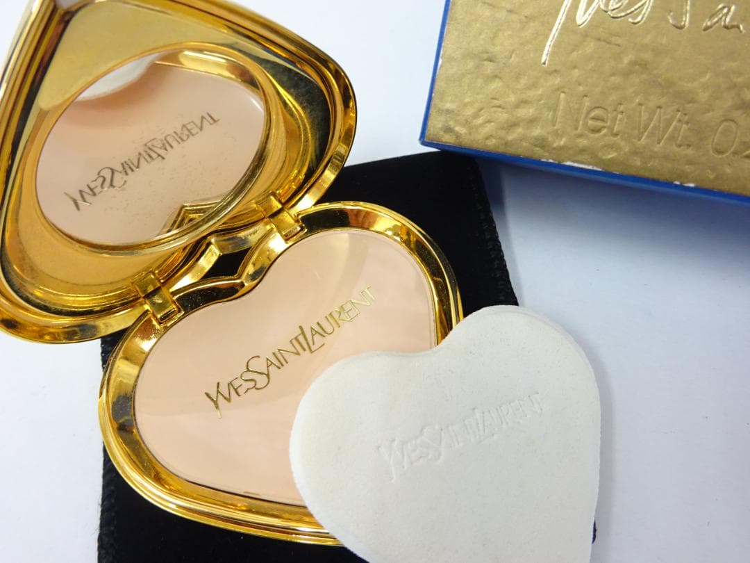 未使用☆ 一部ダメージ イヴサンローラン シルキーフィニッシュ プレストパウダー