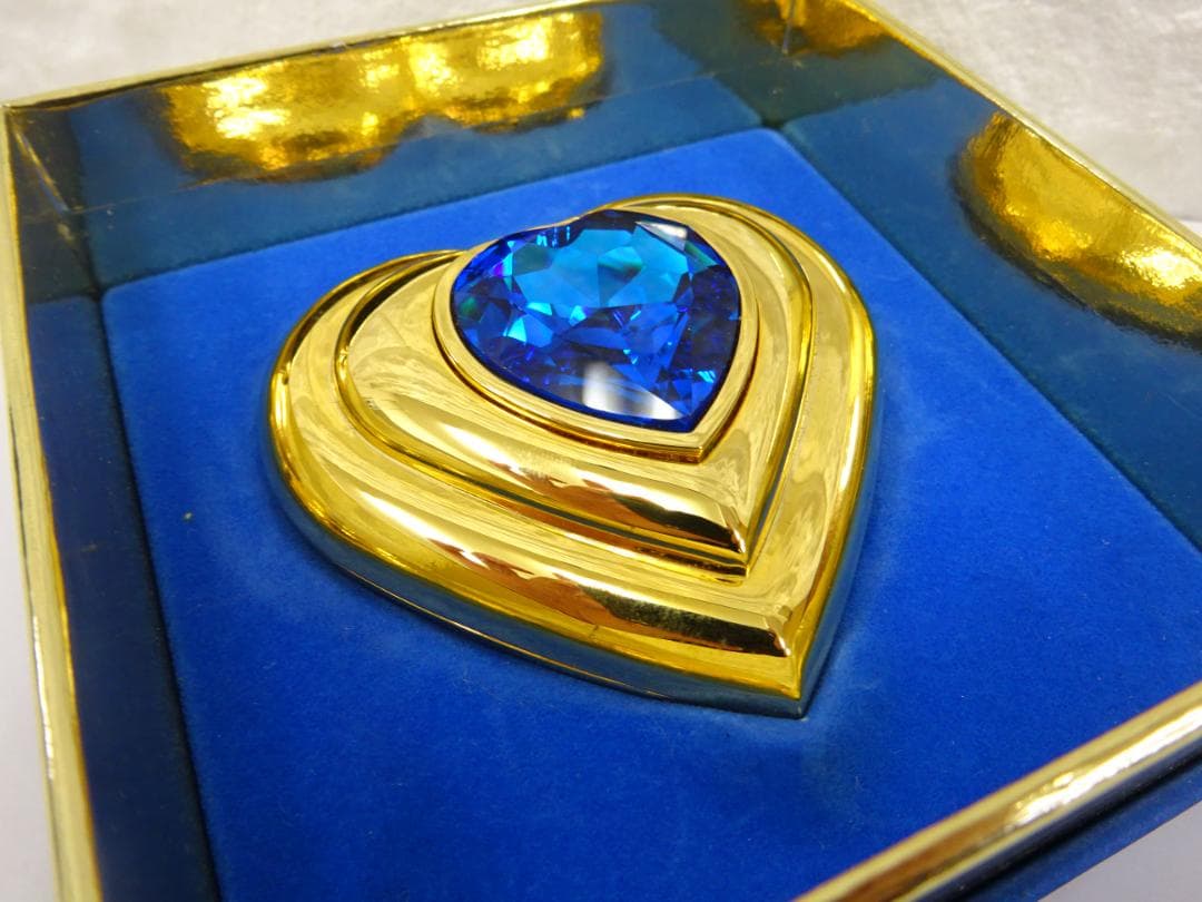 未使用☆ 一部ダメージ イヴサンローラン シルキーフィニッシュ プレストパウダー