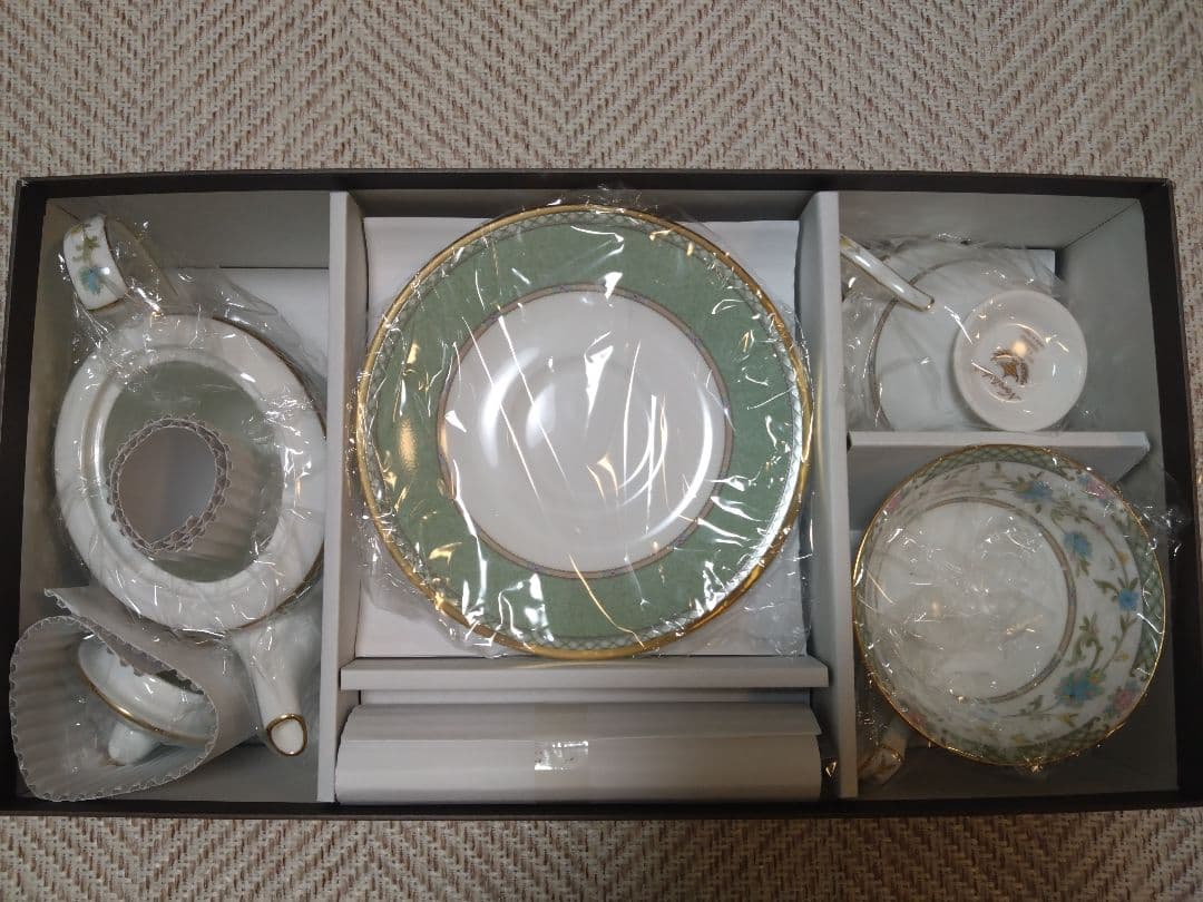 【廃盤】ノリタケ　ヨシノシリーズ　スプーン&ハンカチ付　ティーフォーツーセット