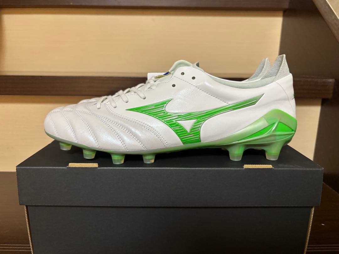 サッカースパイク　ミズノ　モレリアネオ4 JAPAN 限定色　新品　27cm