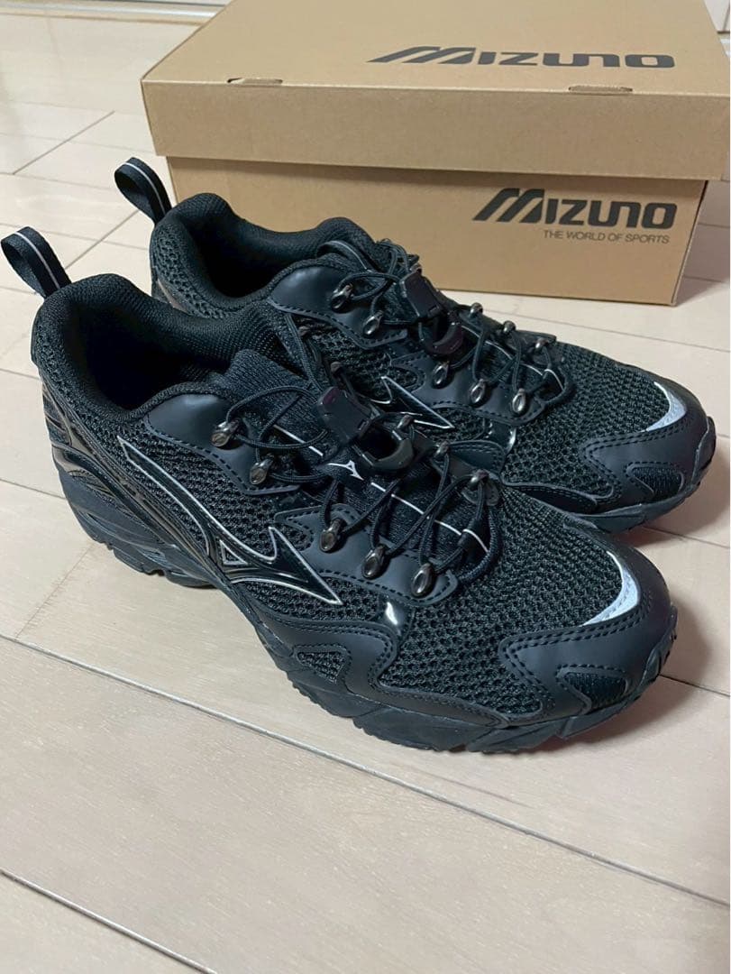 SLY × Mizuno 限定コラボスニーカー