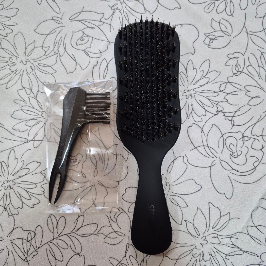 ストレーニア　ヘアブラシ