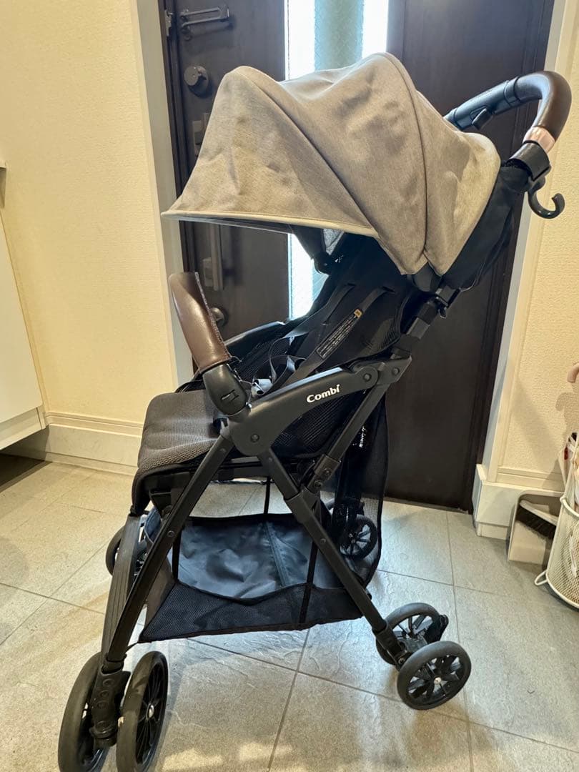コンビ　B型ベビーカー　Acbee plus AO ミーテグレージュ　軽量