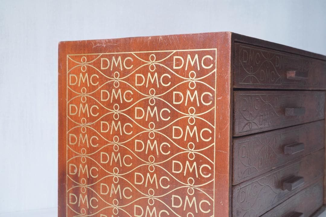 古い糸メーカーの引き出し② フランス・DMC スプールキャビネット ウッドラック