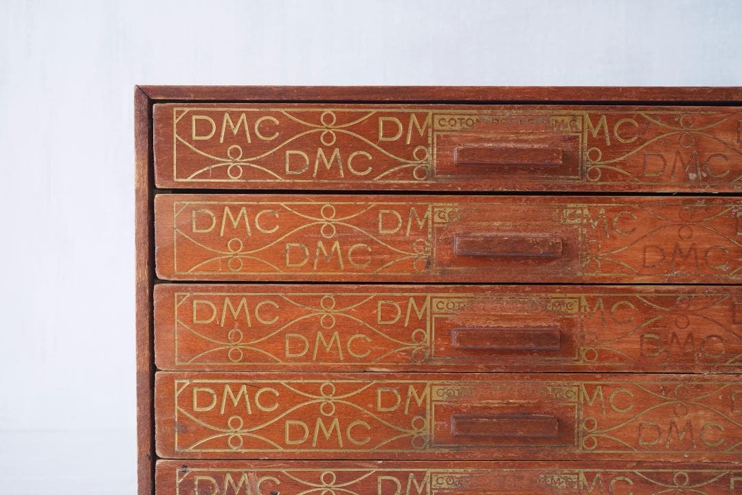 古い糸メーカーの引き出し② フランス・DMC スプールキャビネット ウッドラック
