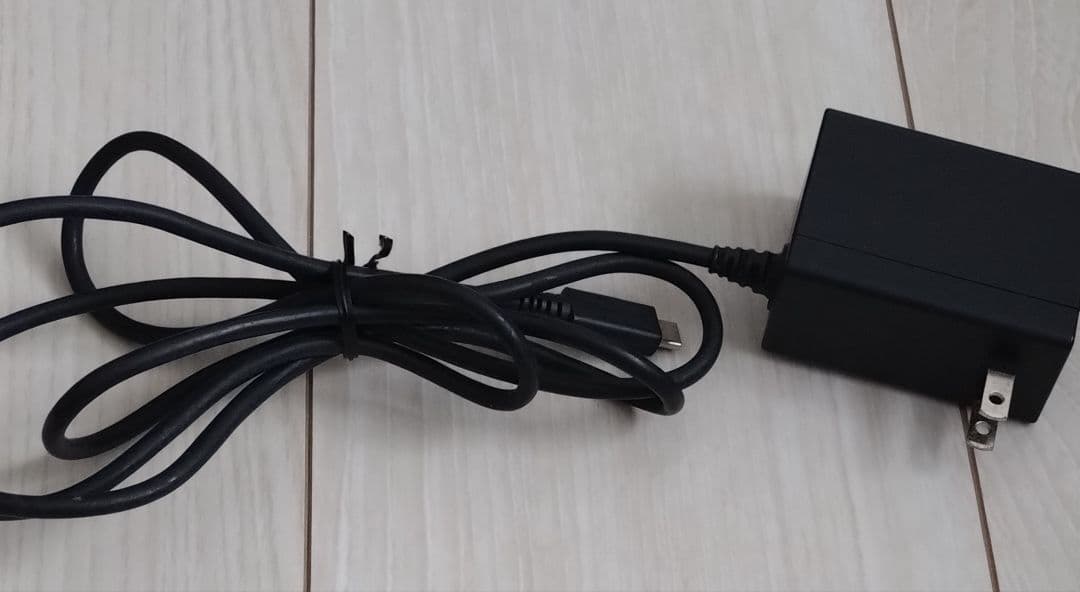 す*し様 Nintendo Switch Lite イエロー 本体 ACアダプタ